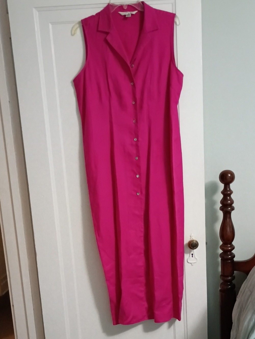 Casual Corner Sleeveless Button-Front Maxi Dress in Fuchsia